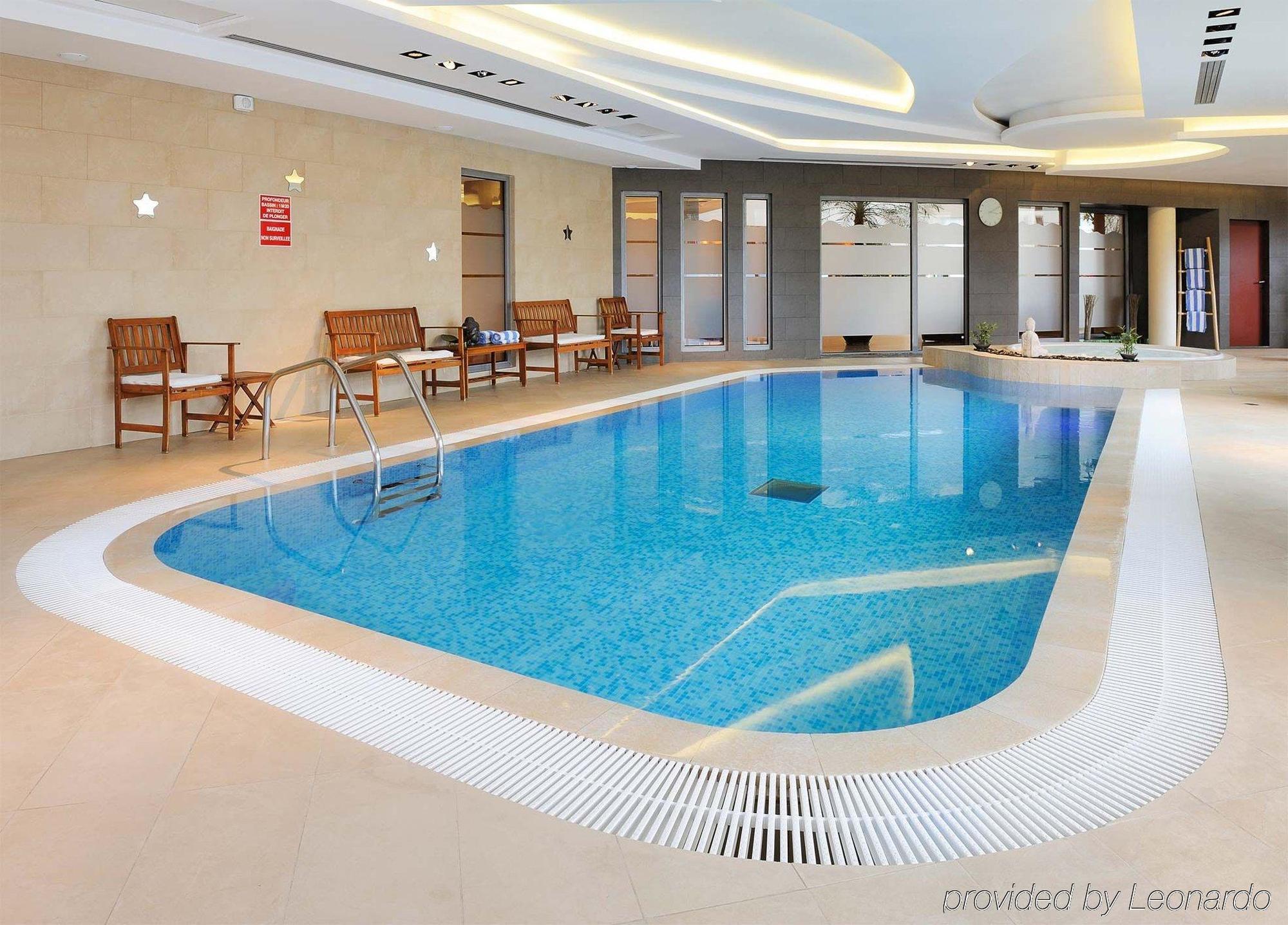 Residhome Paris-massy Aparthotel 4*